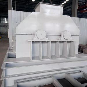 臥式粉碎機(jī)完工，準(zhǔn)備發(fā)貨